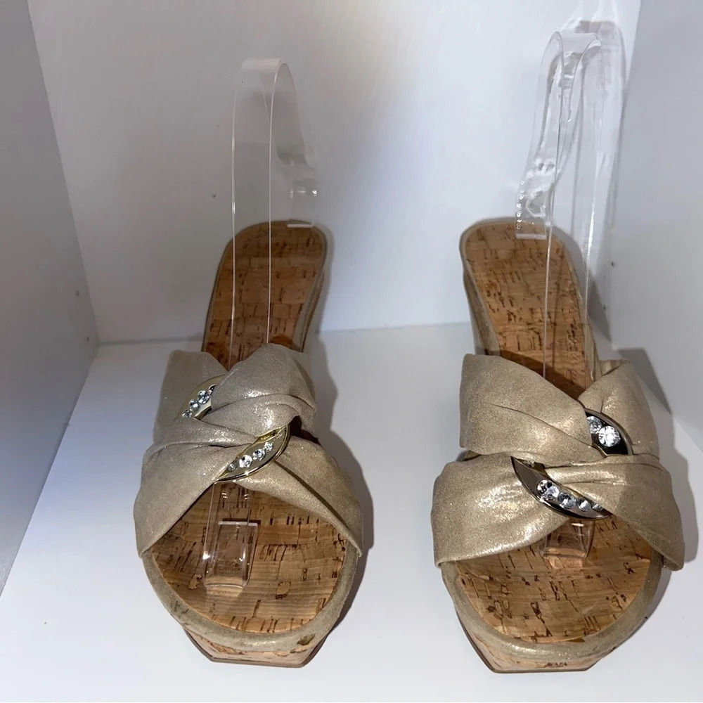 Guess, 8.5 gold iridescent metallic,4inch cork‎ wedge sandals with a bling ring